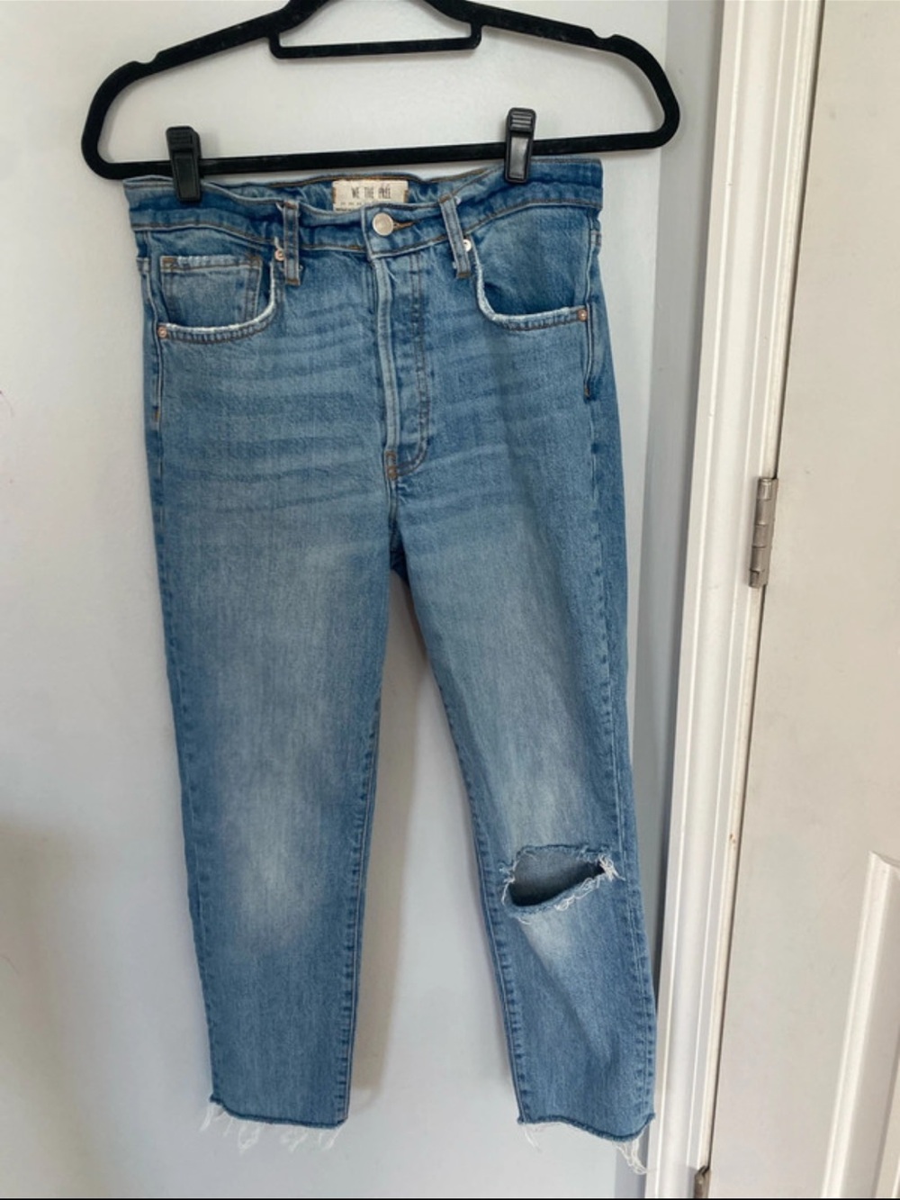 We The Free Light Blue High-Rise Ankle Crop Jeans with Knee Rip